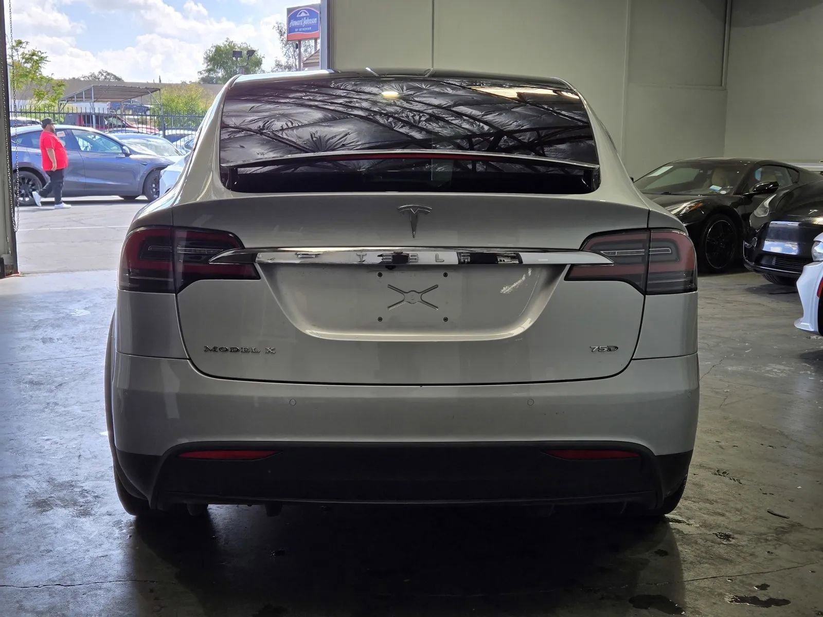 Used 2018 Tesla Model X image 3