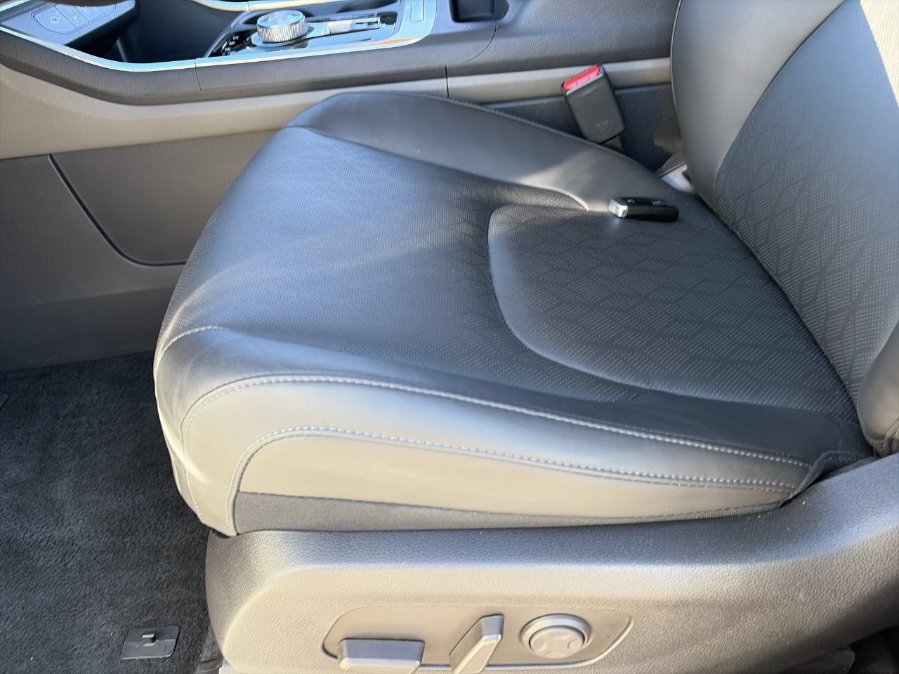 Certified 2026 Kia Carnival EX FWD image 19
