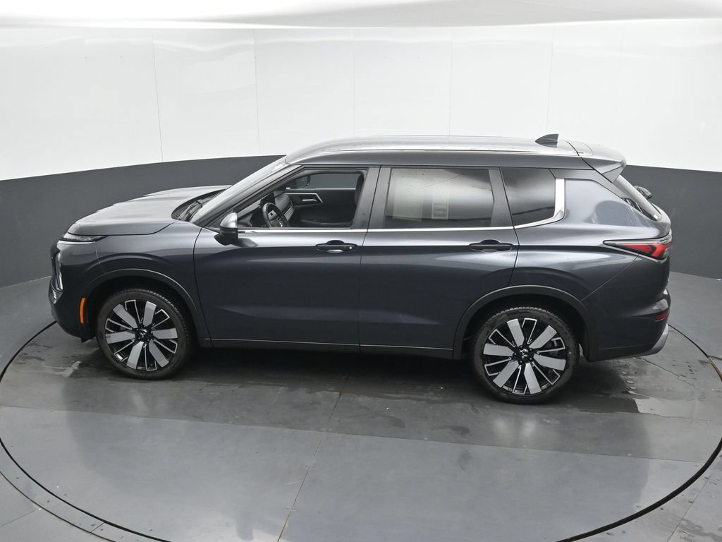 Used 2025 Mitsubishi Outlander SE AWD/4WD image 38