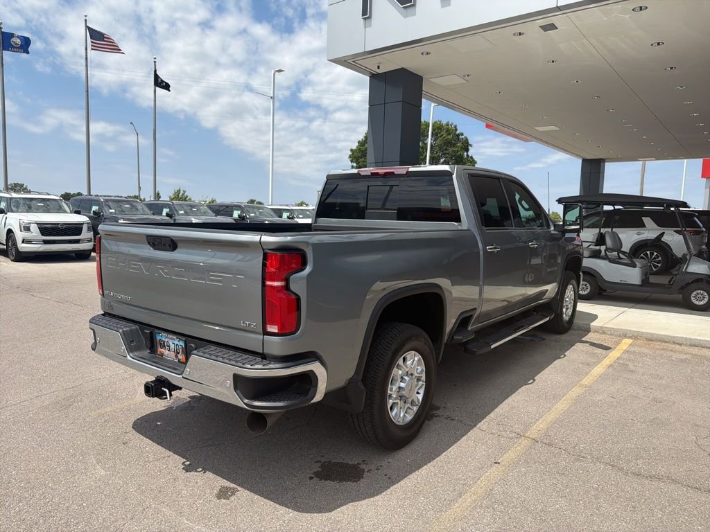 Used 2025 Chevrolet Silverado 3500 LTZ w/ LTZ Plus Package AWD/4WD image 8
