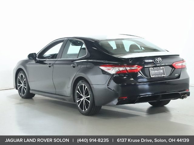 Used 2018 Toyota Camry SE w/ Moonroof Package FWD image 5