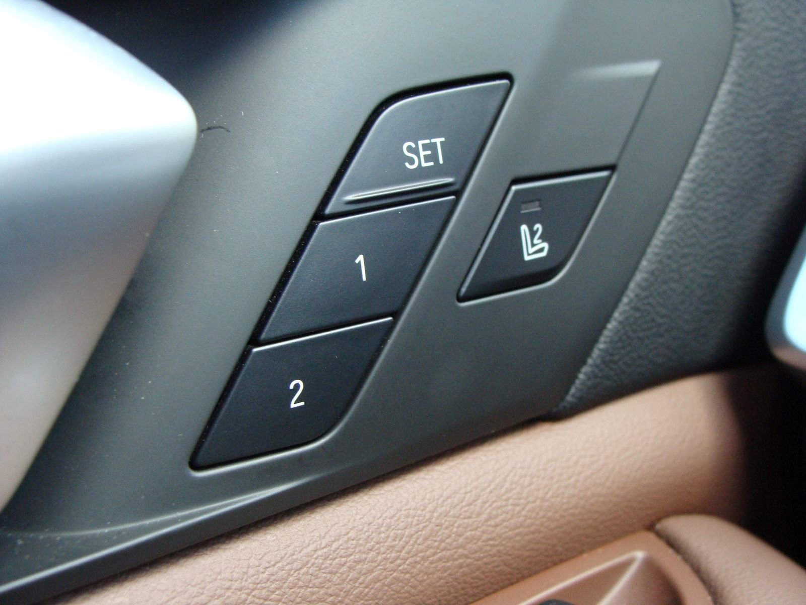 Used 2021 BMW X5 M50i w/ Executive Package image 29