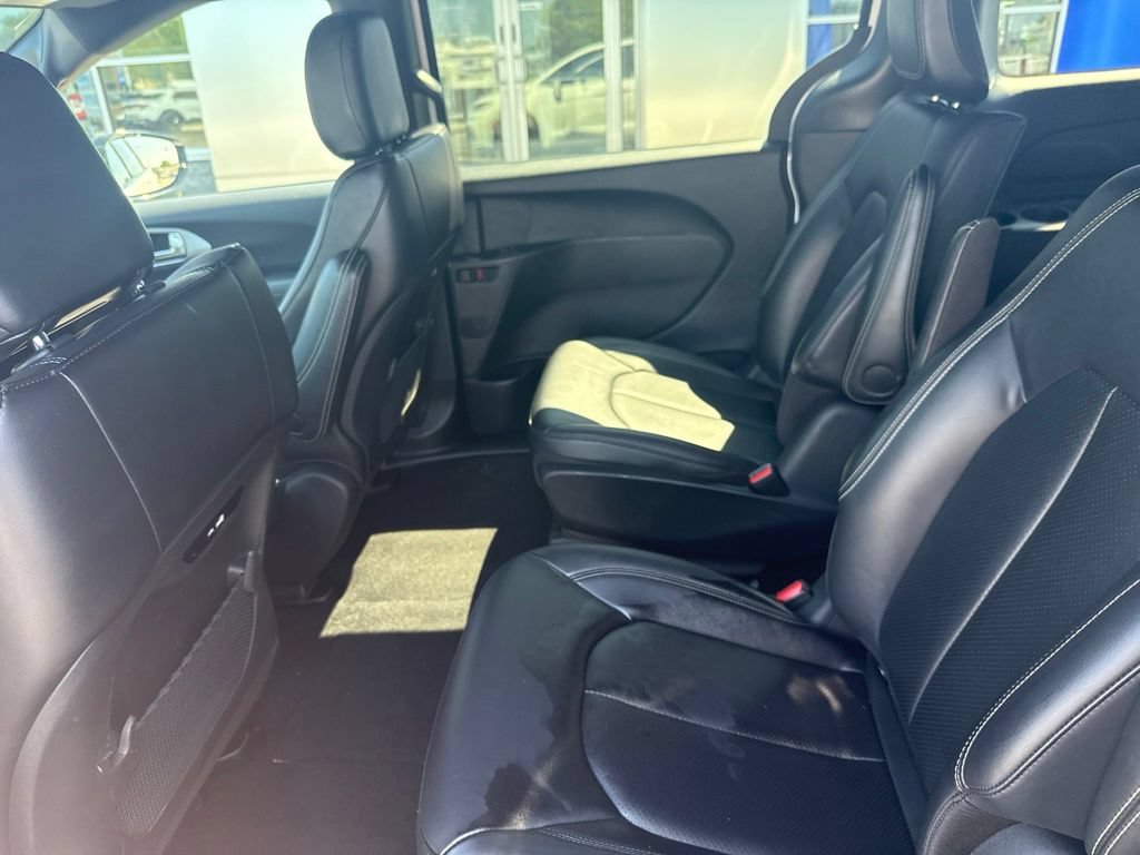 Used 2024 Chrysler Pacifica Limited FWD image 30