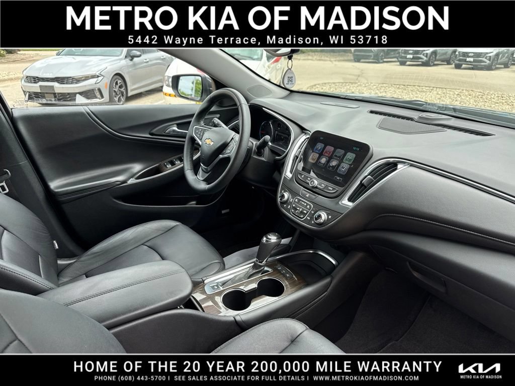 Used 2017 Chevrolet Malibu Premier w/ Driver Confidence Package FWD image 38