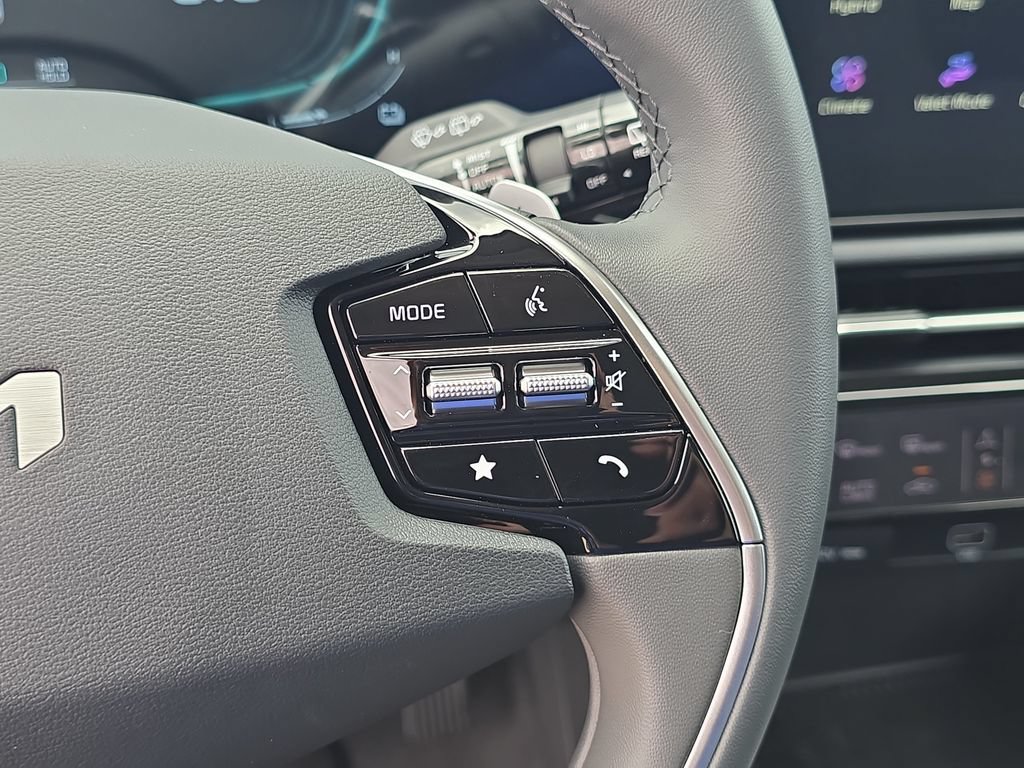 New 2026 Kia Niro EX FWD image 30