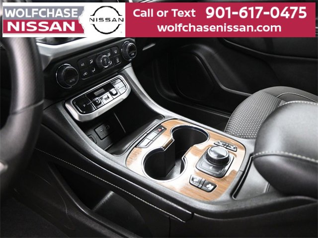 Used 2023 GMC Acadia SLE w/ Driver Convenience Package image 18