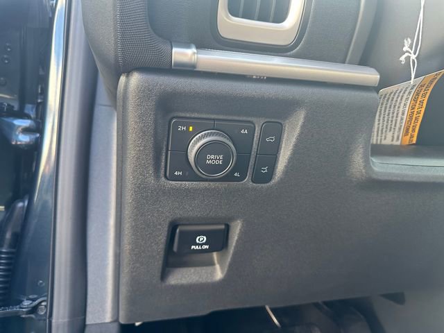 New 2025 Ford Expedition Active image 10