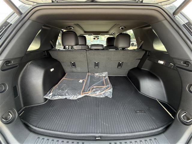 New 2026 GMC Terrain AT4 w/ Convenience Package III image 28