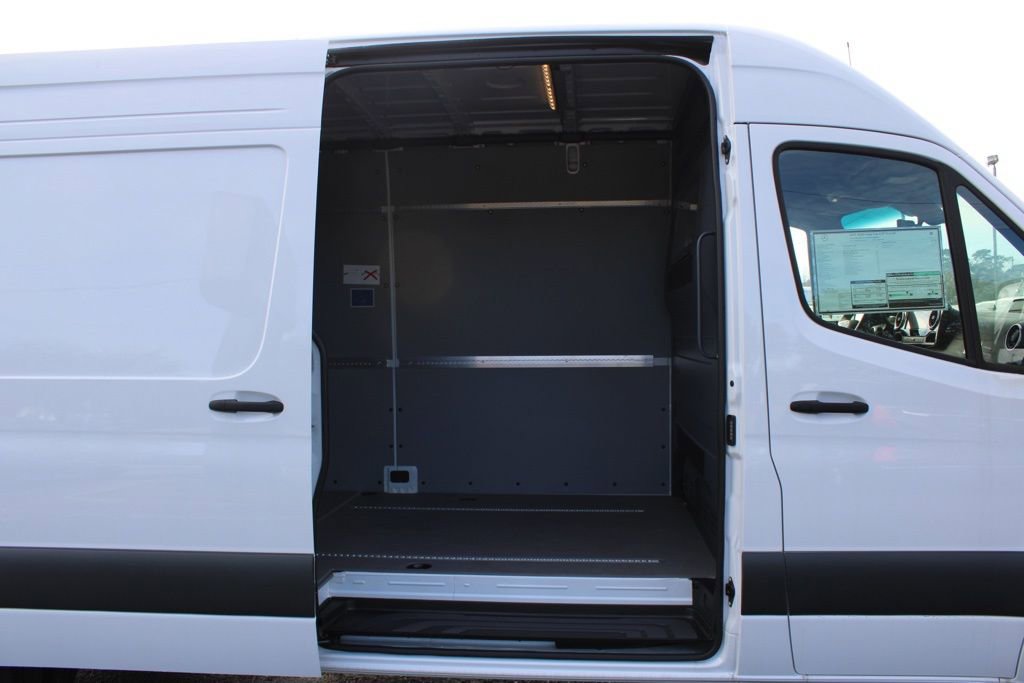New 2025 Mercedes-Benz Sprinter 4500 image 39