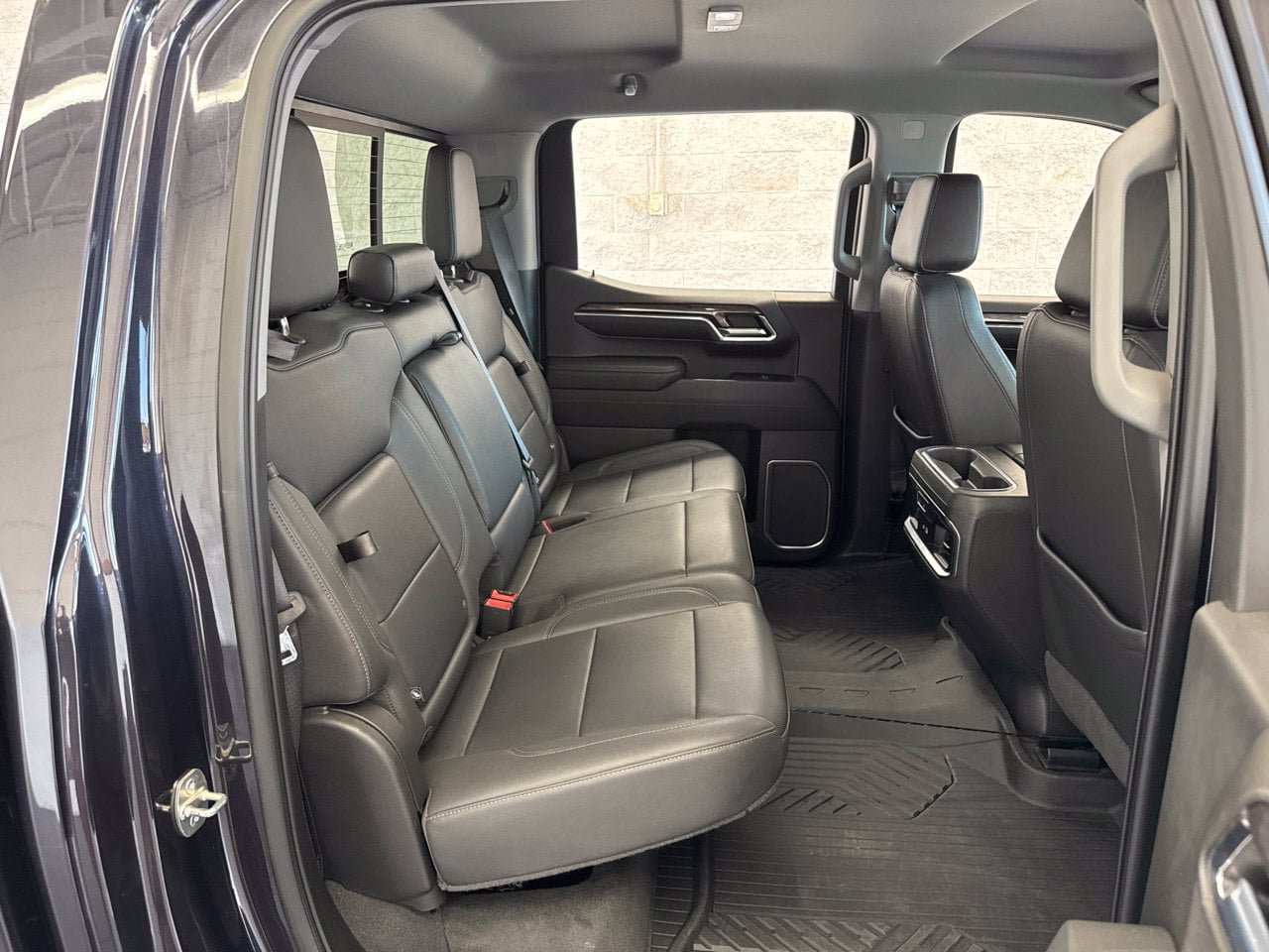 Used 2023 Chevrolet Silverado 1500 LTZ w/ LTZ Convenience Package II AWD/4WD image 42