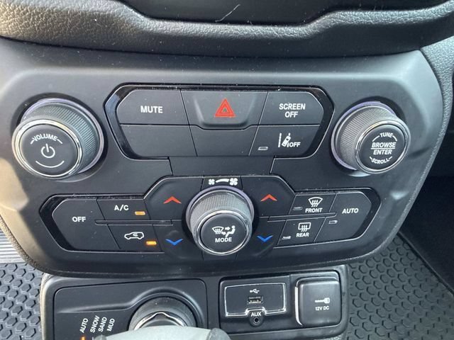 Used 2023 Jeep Renegade Latitude AWD/4WD image 26