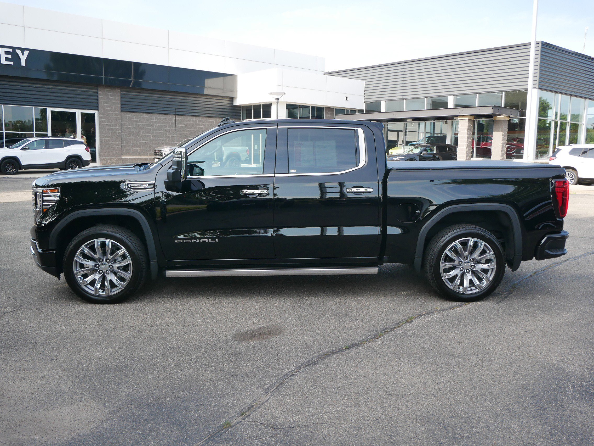 Used 2024 GMC Sierra 1500 Denali w/ Denali Reserve Package image 5