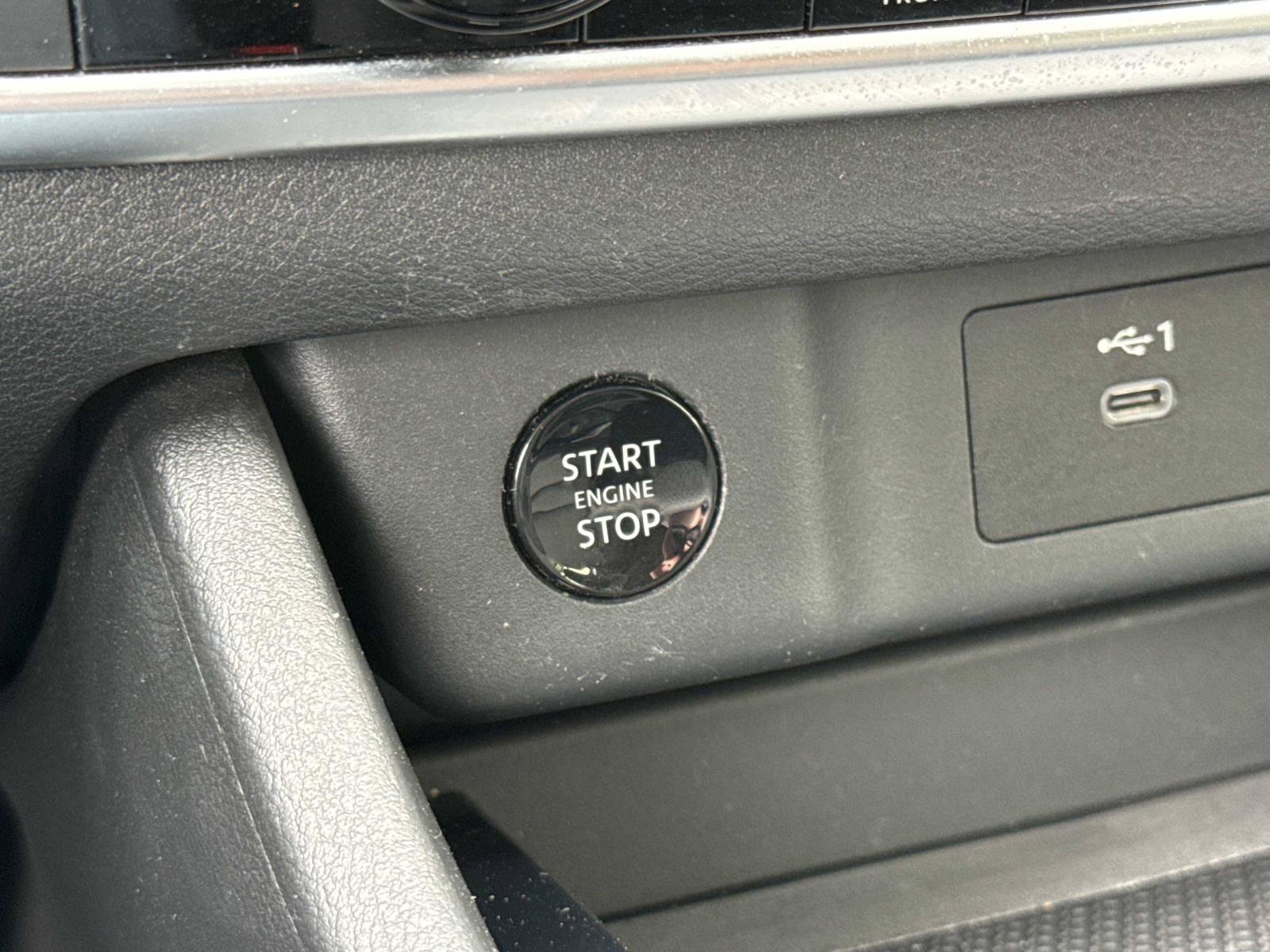 Used 2025 Nissan Rogue SV AWD/4WD image 20