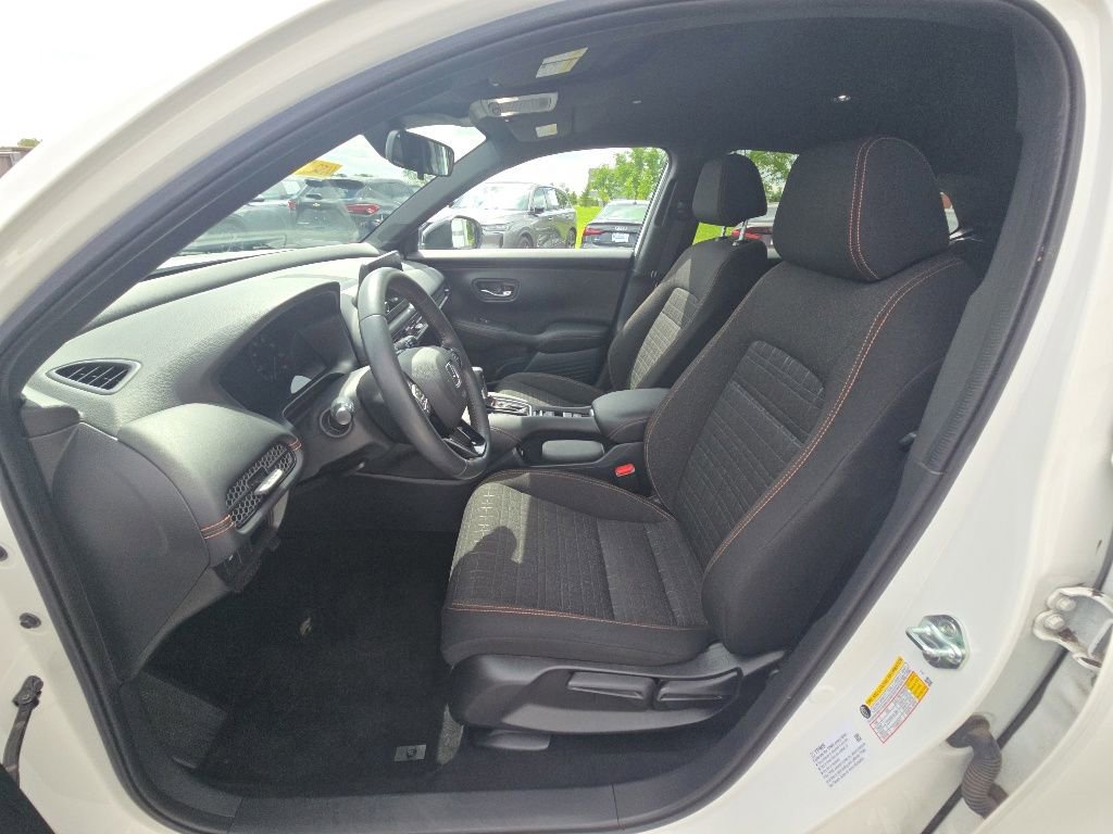 Used 2023 Honda HR-V Sport image 10