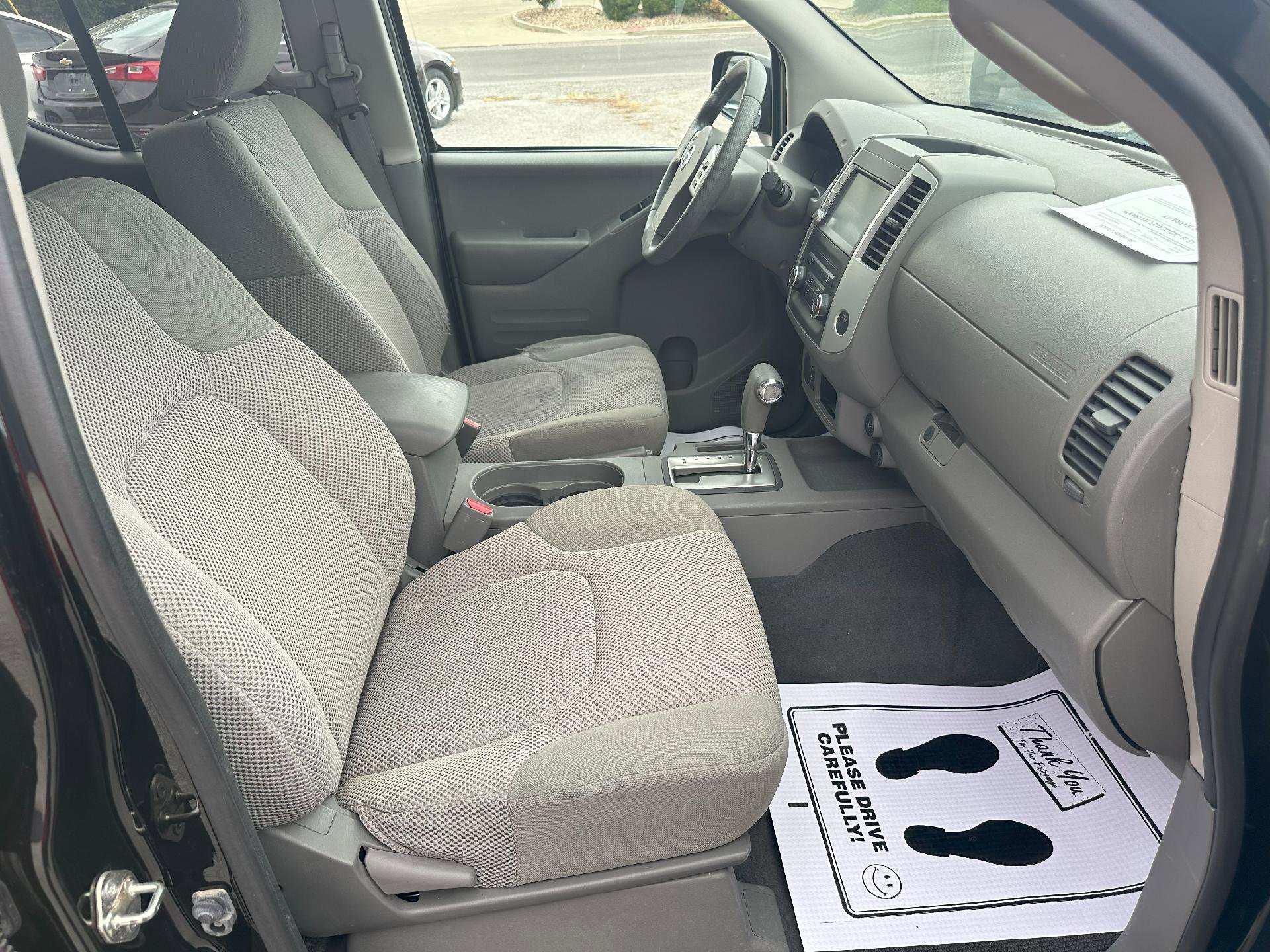 Used 2019 Nissan Frontier SV image 12