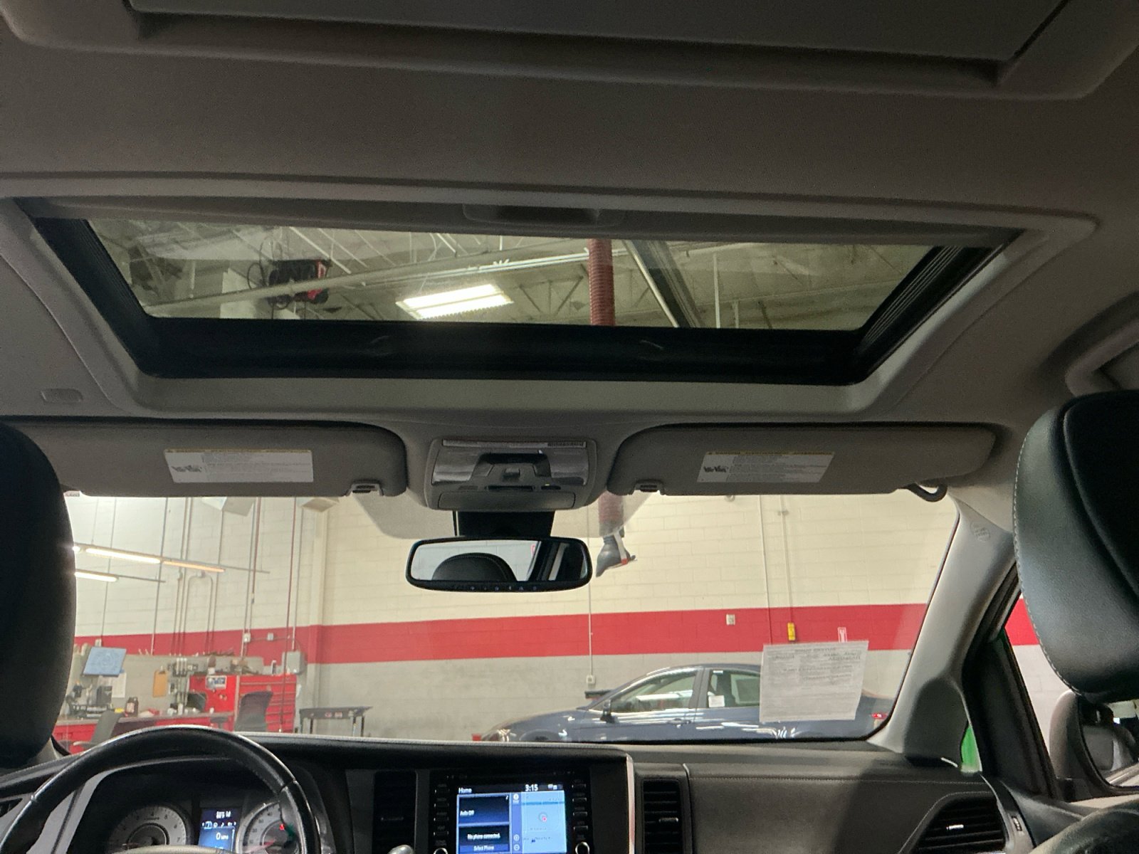 Used 2019 Toyota Sienna SE Premium w/ Carpet Mat Package AWD/4WD image 32