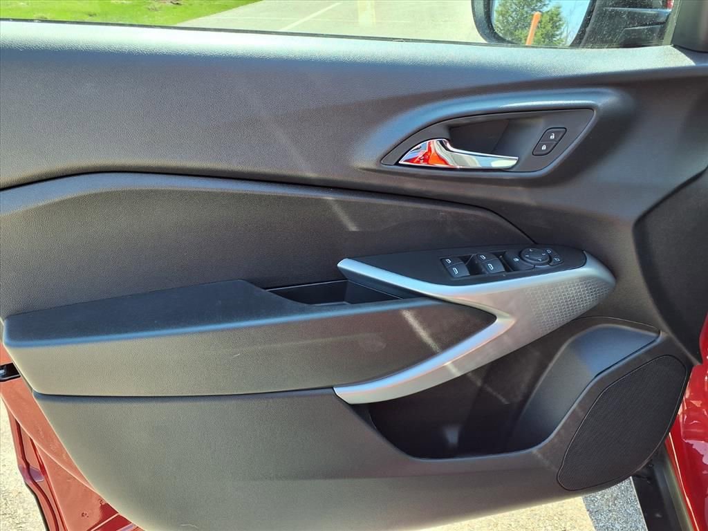 New 2026 Chevrolet Trax RS w/ Driver Confidence Package FWD image 12