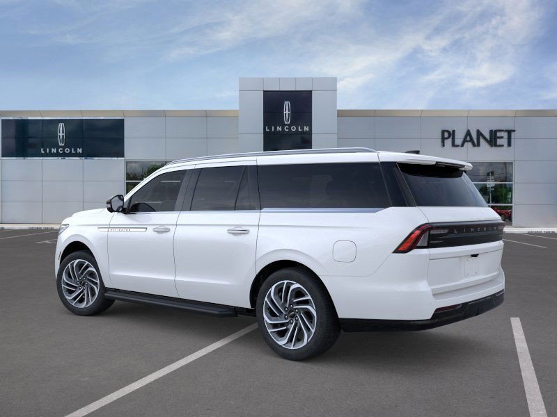 New 2026 Lincoln Navigator L Premier image 4
