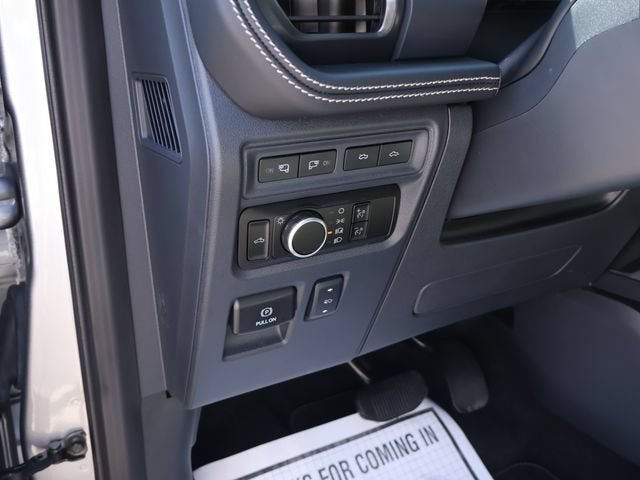 Used 2023 Ford F150 Lightning Platinum AWD/4WD image 20
