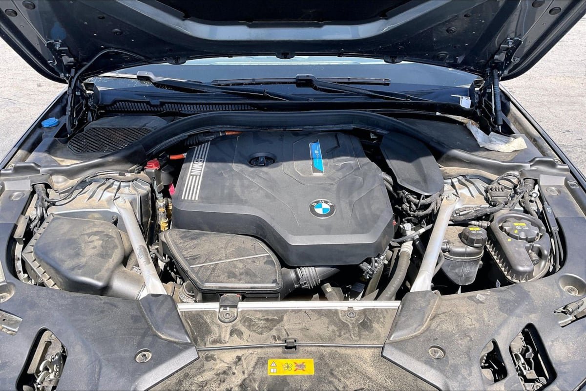 Used 2021 BMW 530e w/ Parking Assistance Package RWD image 10