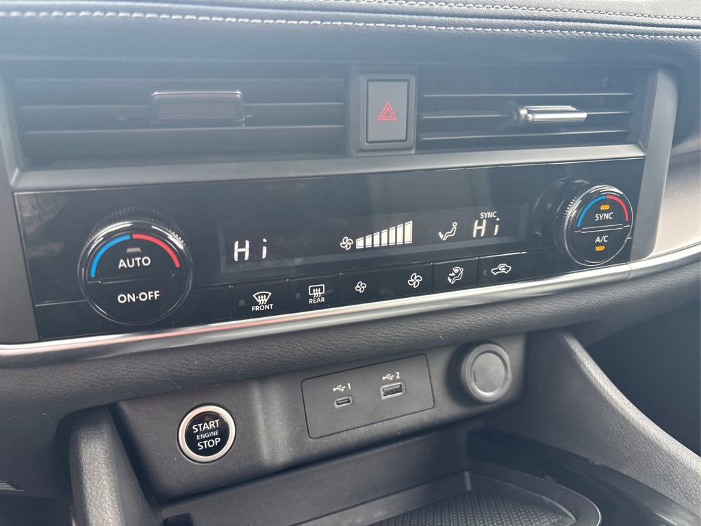 Used 2023 Nissan Rogue SV image 29