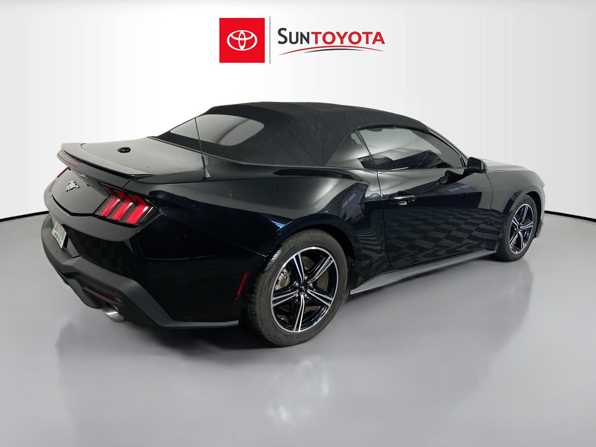Used 2024 Ford Mustang Premium RWD image 4