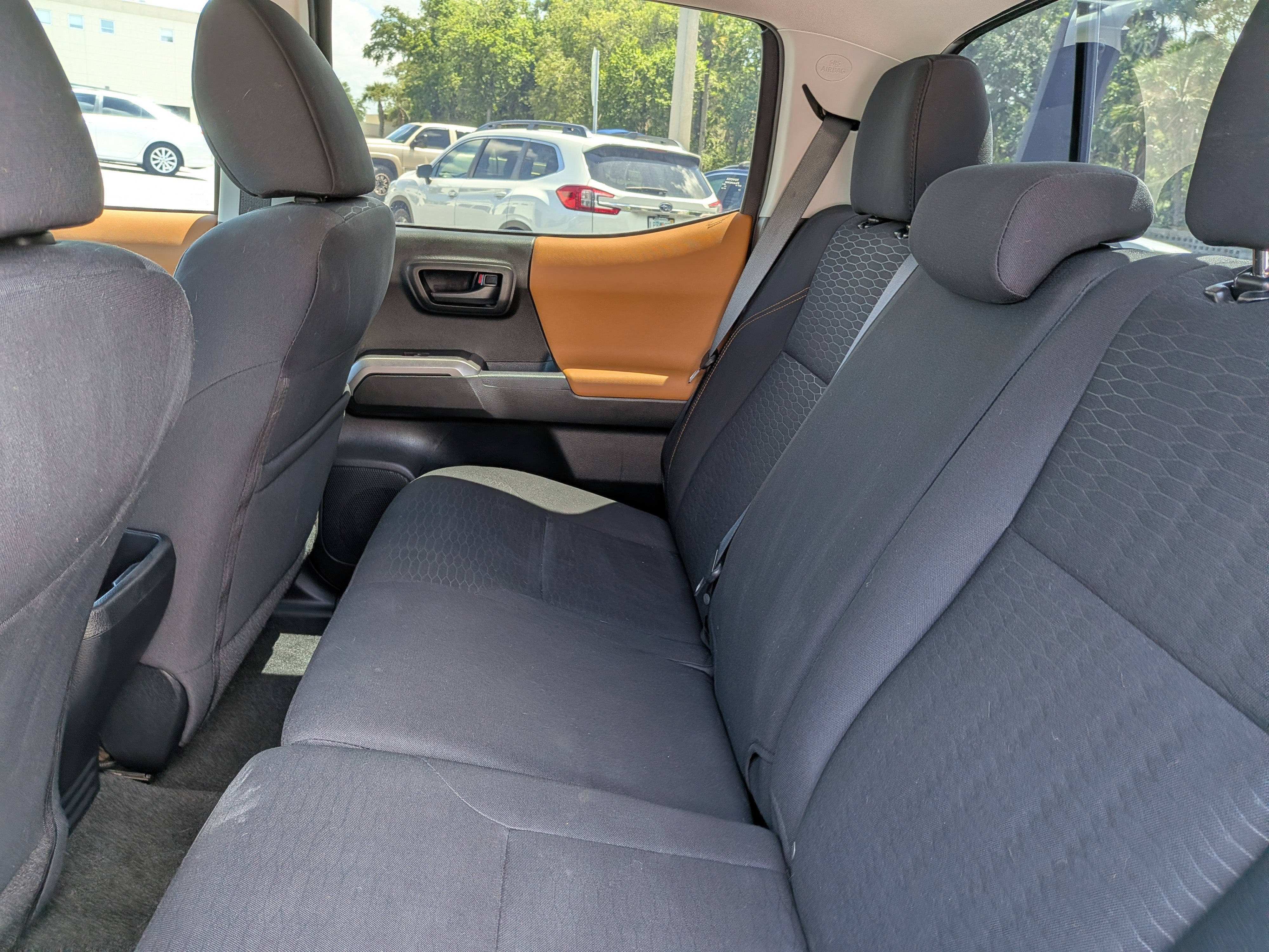 Used 2018 Toyota Tacoma SR5 RWD image 17