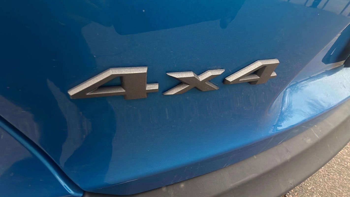 Used 2019 Jeep Cherokee Trailhawk w/ Cold Weather Group image 23