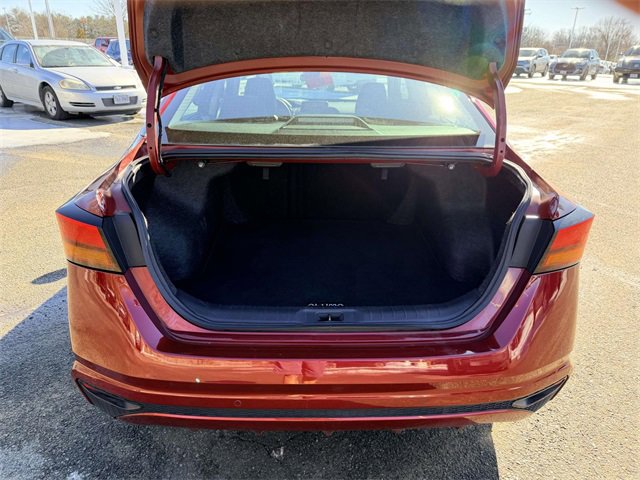 Used 2024 Nissan Altima 2.5 SV image 14