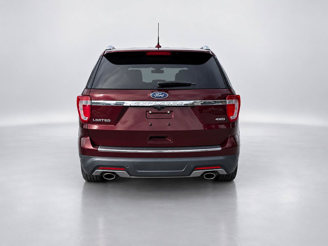 Used 2018 Ford Explorer Limited w/ Equipment Group 301A AWD/4WD image 4