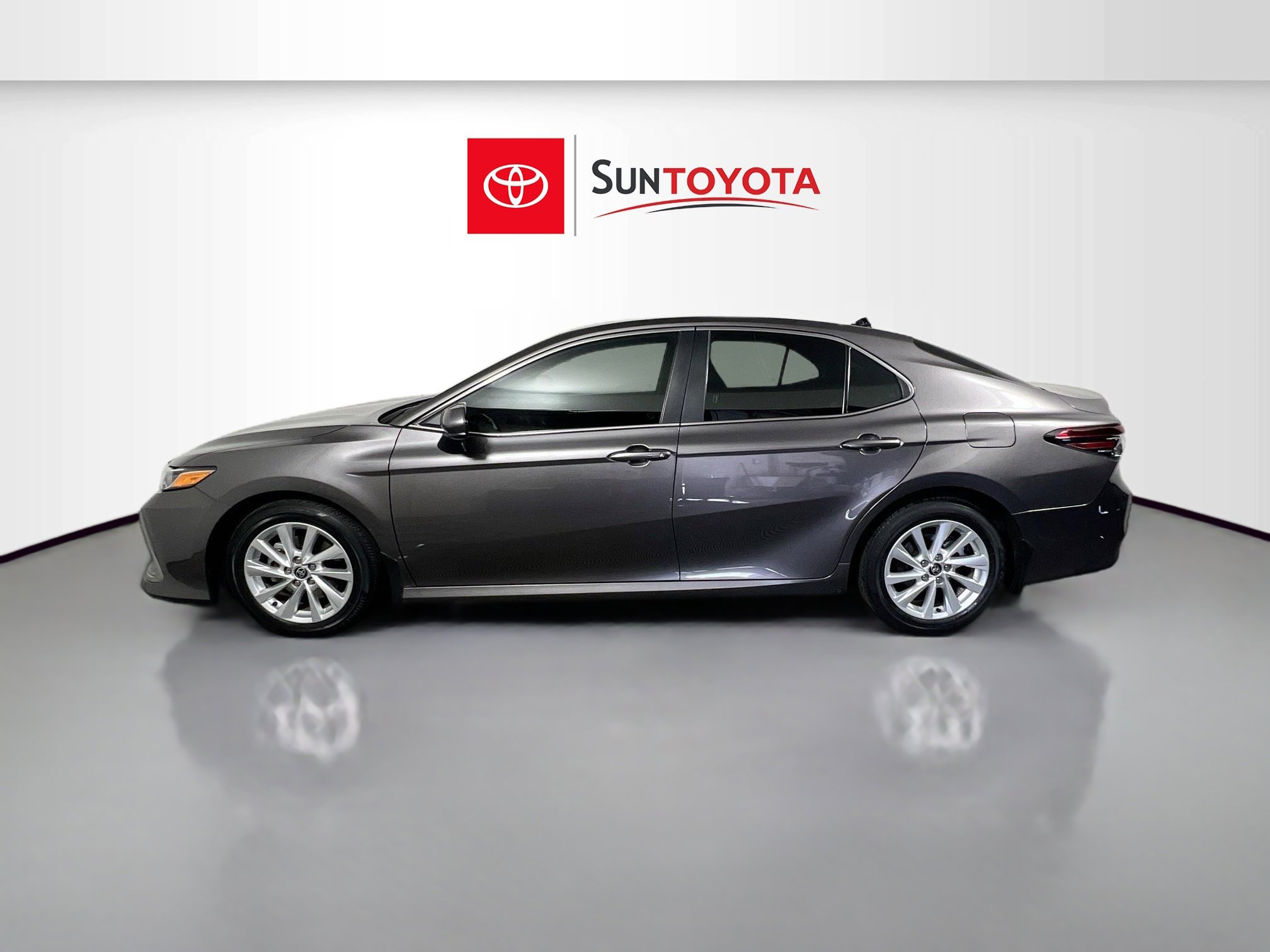 Used 2021 Toyota Camry LE w/ Carpet Mat Package (TMS) image 7