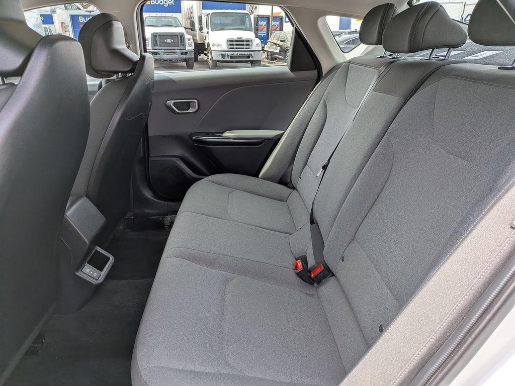 Used 2025 Kia K4 FWD image 27