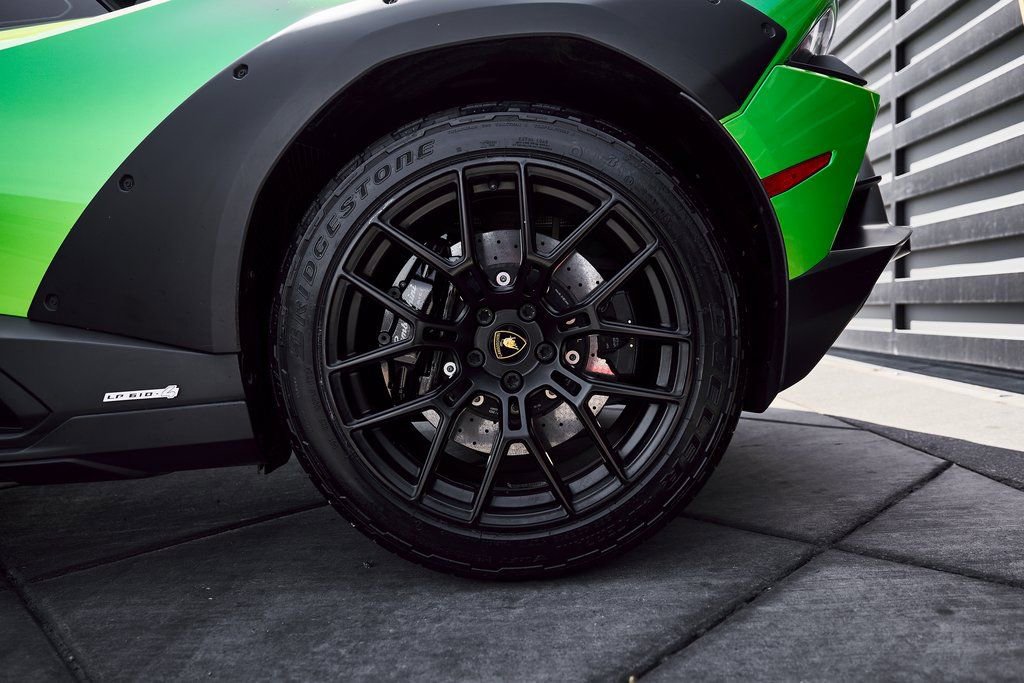 Used 2024 Lamborghini Huracan Sterrato image 24