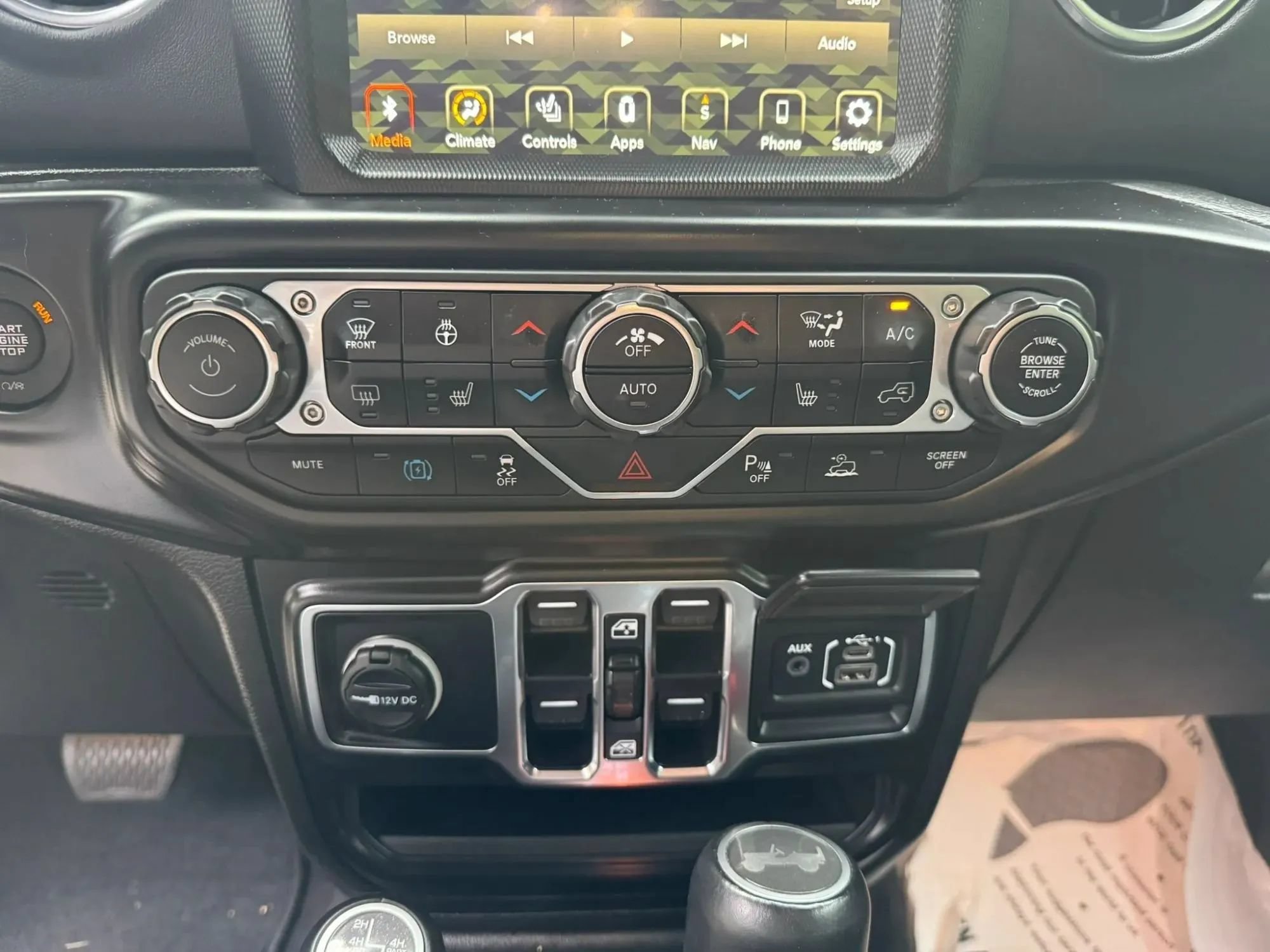 Used 2021 Jeep Wrangler Unlimited Sahara w/ Cold Weather Group AWD/4WD image 20