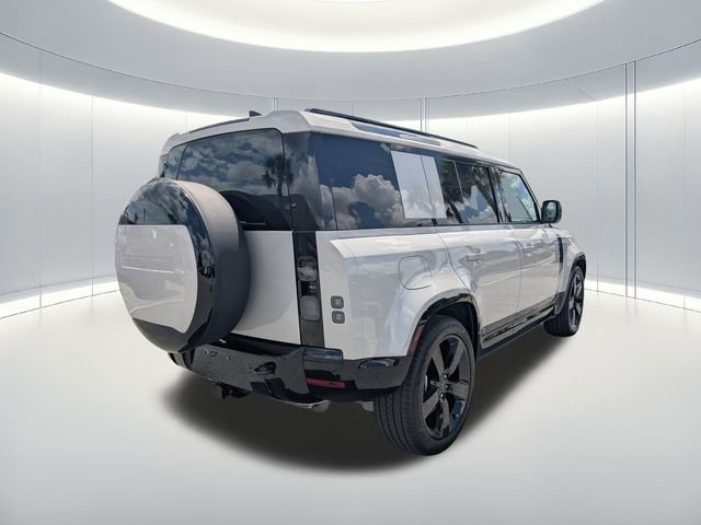 Used 2026 Land Rover Defender 110 X-Dynamic SE AWD/4WD image 5