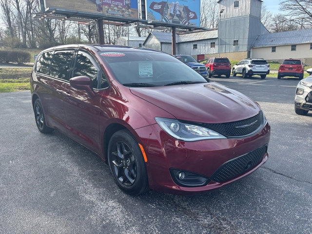 Used 2020 Chrysler Pacifica Touring w/ Advanced Safetytec Group image 4