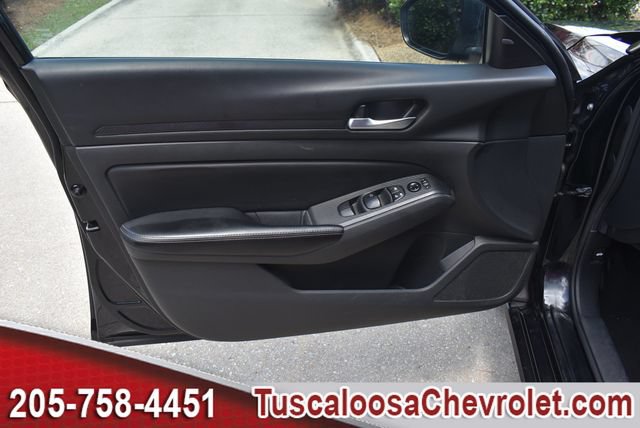 Used 2024 Nissan Altima 2.5 SV FWD image 16