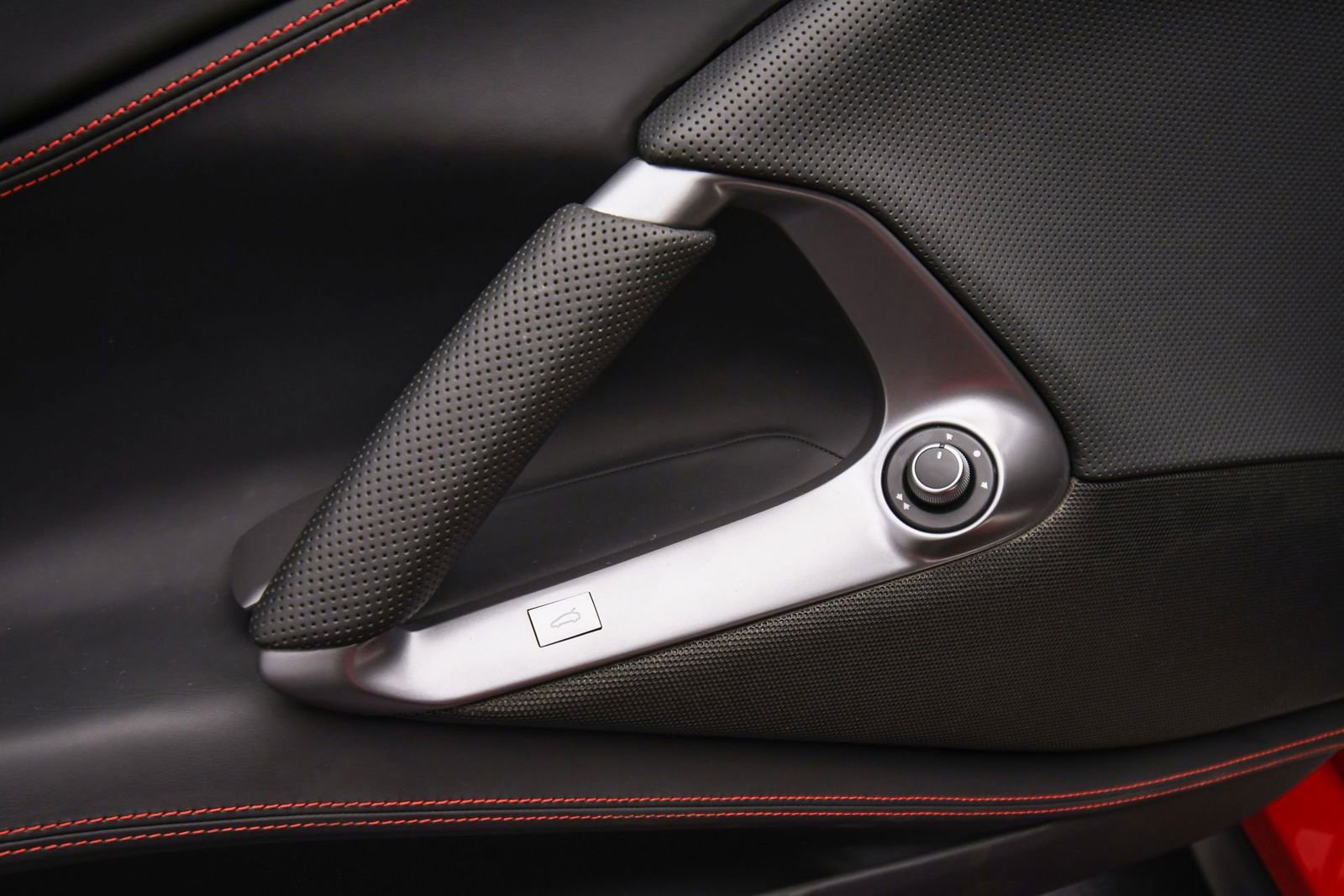 Used 2018 Ferrari 812 Superfast RWD image 56