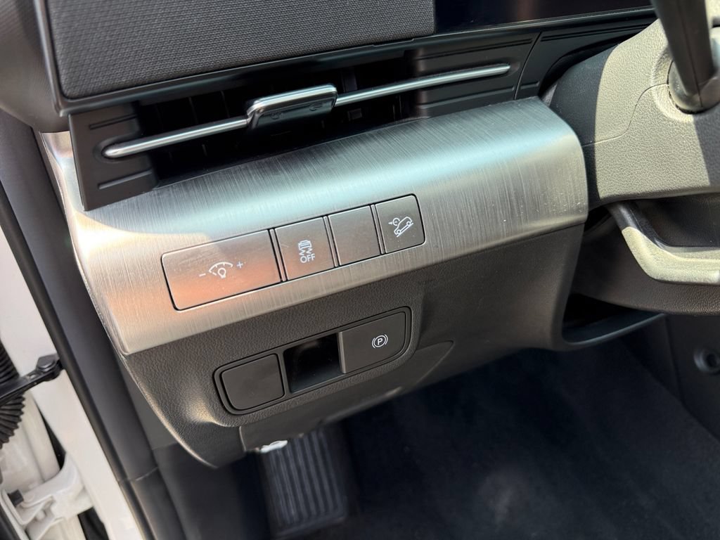 Used 2024 Hyundai Kona SEL AWD/4WD image 27