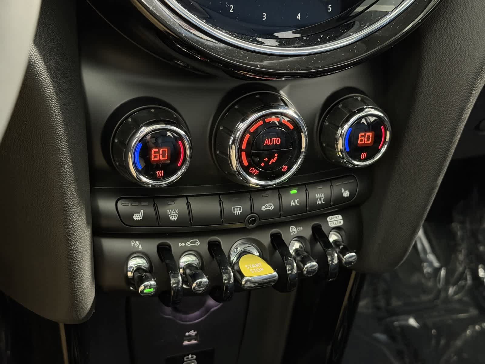 Used 2024 MINI Cooper SE FWD image 22