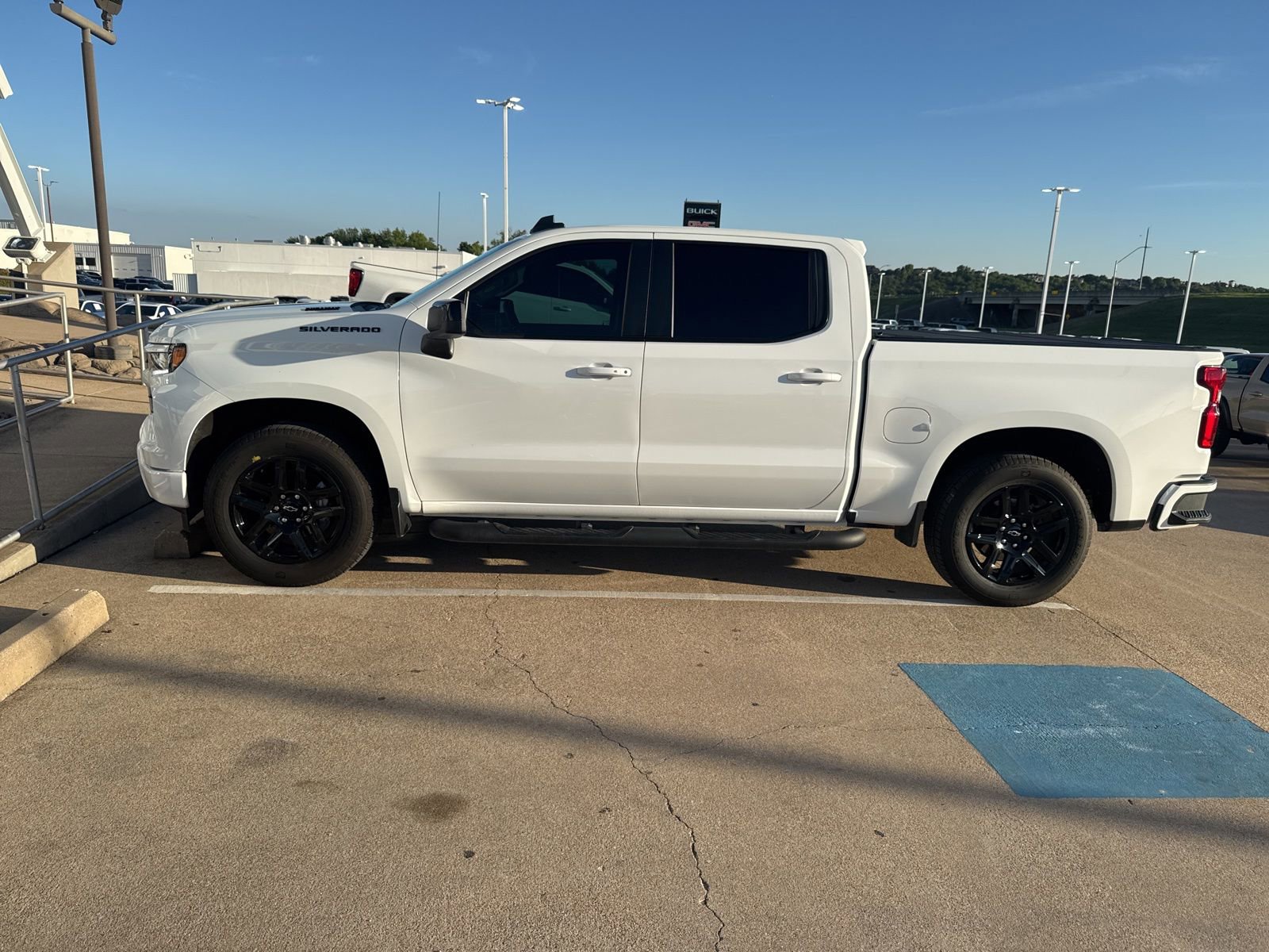 Used 2025 Chevrolet Silverado 1500 RST w/ Rally Edition AWD/4WD image 2
