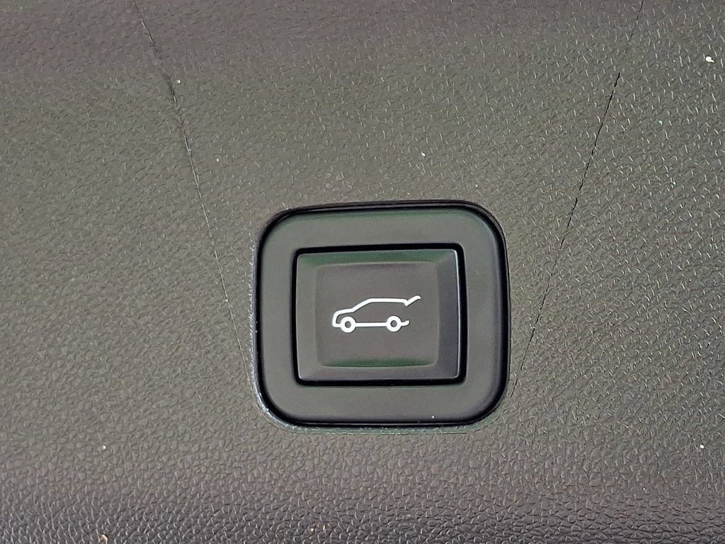 Certified 2021 GMC Yukon SLT w/ SLT Premium Package AWD/4WD image 33