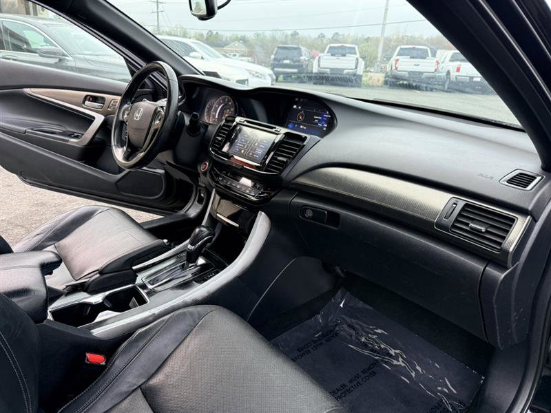 Used 2017 Honda Accord EX-L image 12