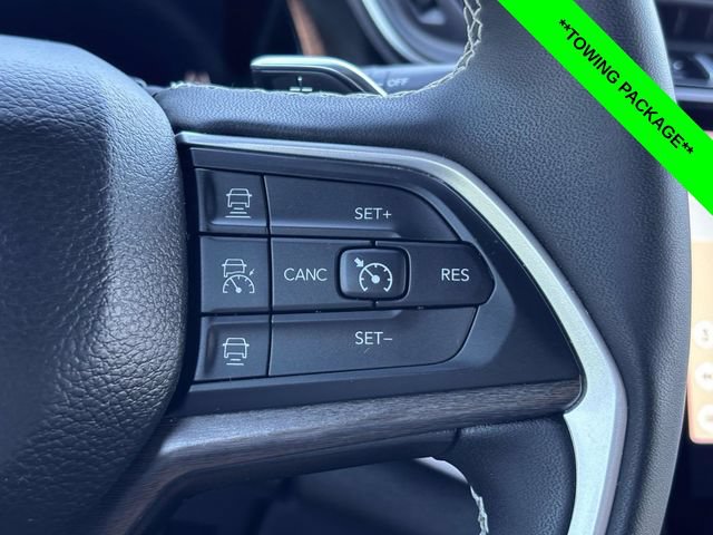 Used 2024 Jeep Grand Cherokee Limited w/ Black Appearance Package AWD/4WD image 15