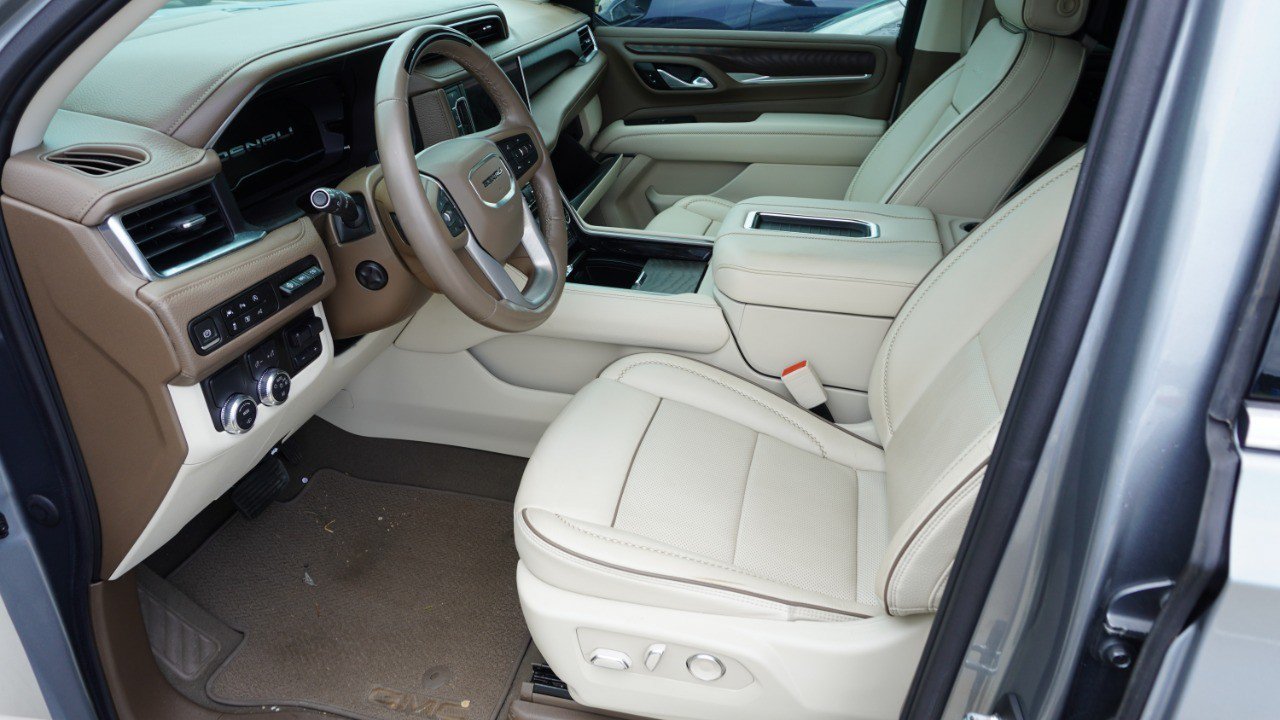 Used 2023 GMC Yukon Denali w/ Denali Reserve Package RWD image 10