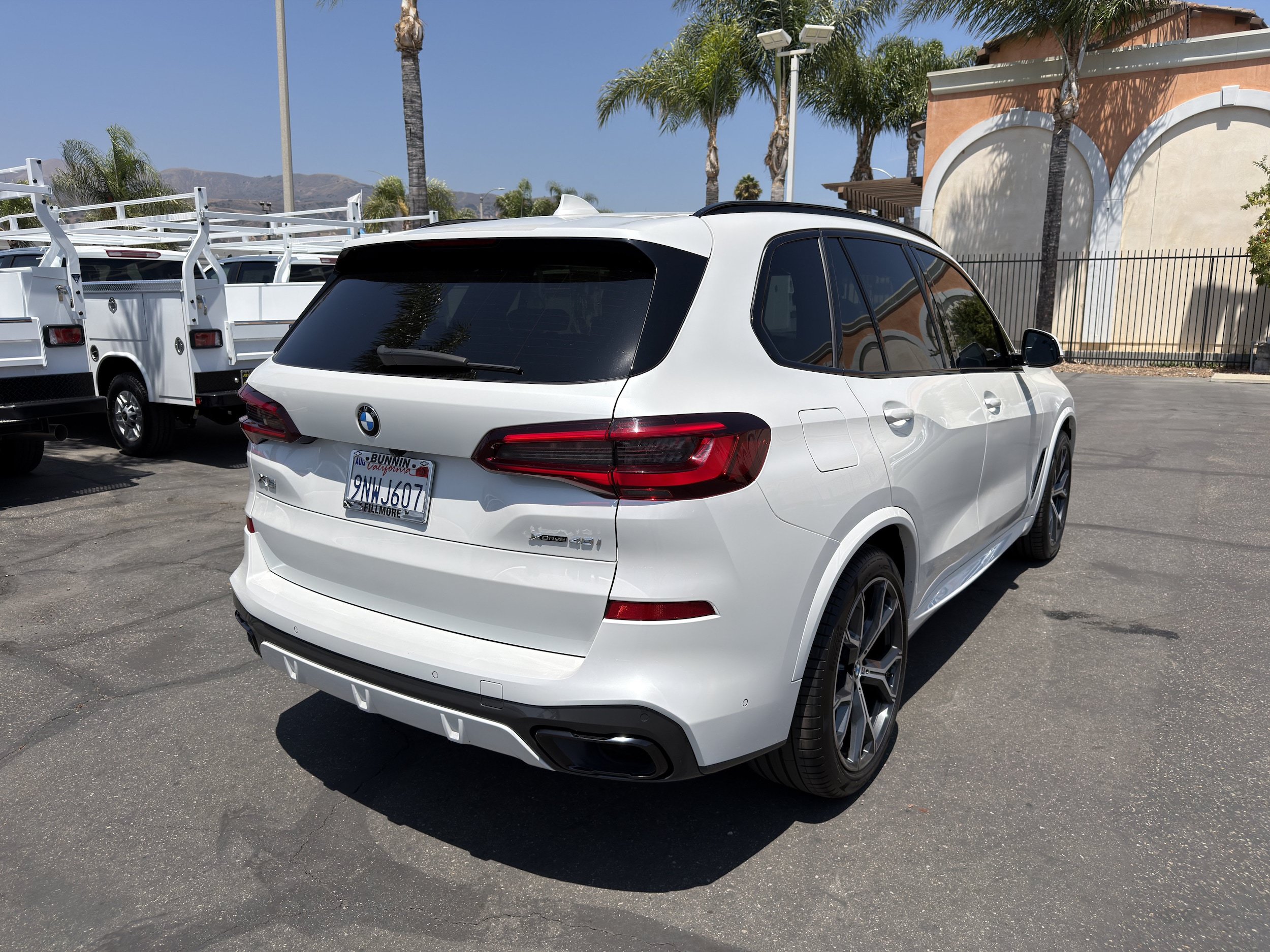 Used 2021 BMW X5 xDrive40i w/ M Sport Package AWD/4WD image 8