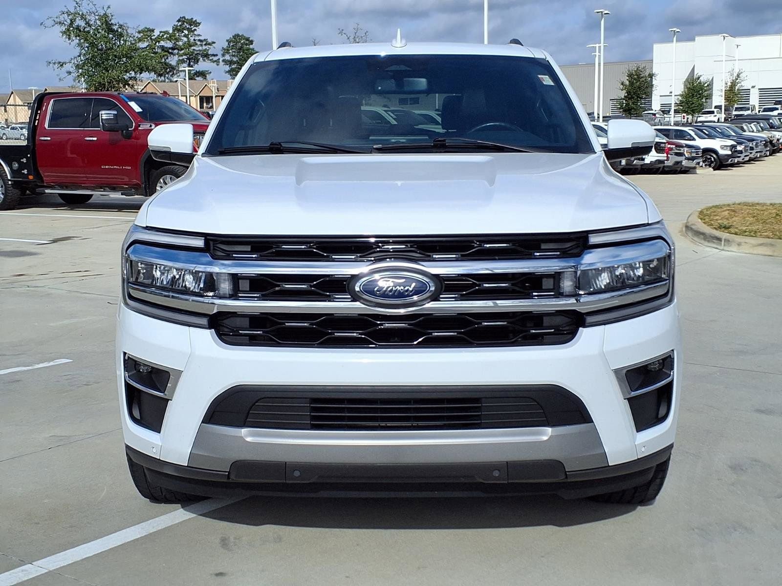 Used 2024 Ford Expedition Limited image 4