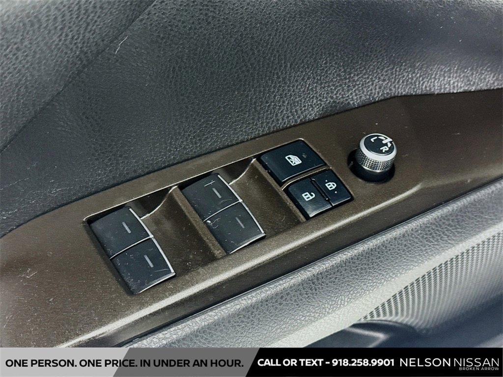 Used 2022 Toyota Camry XSE image 18