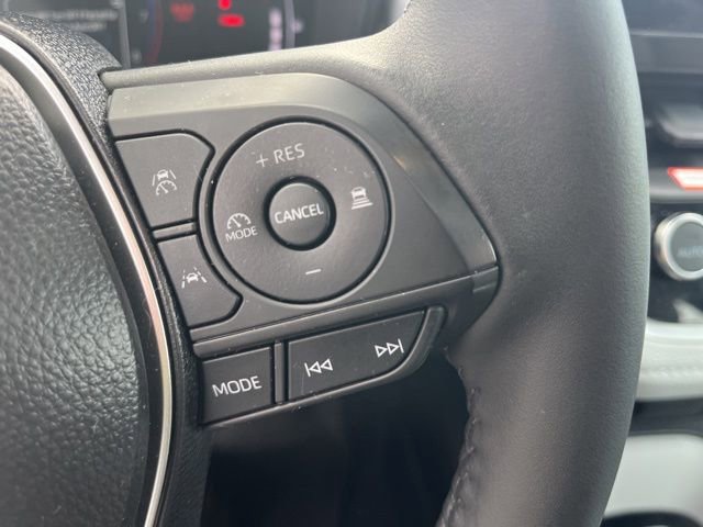 Used 2025 Toyota Corolla SE image 17