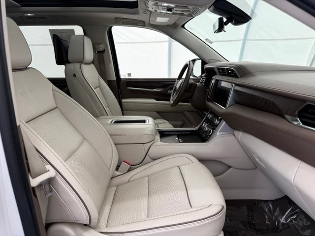 Used 2021 GMC Yukon Denali w/ Denali Ultimate Package AWD/4WD image 25